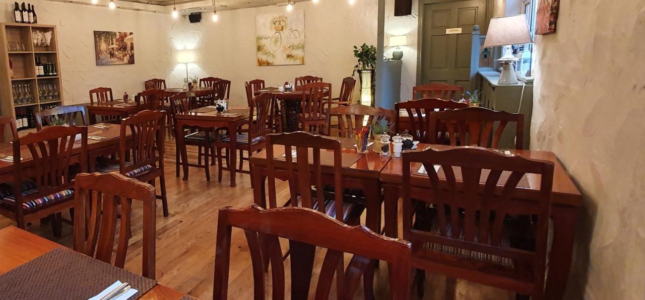 ホテル The Bowers Bar & Restaurant バリンローブ エクステリア 写真